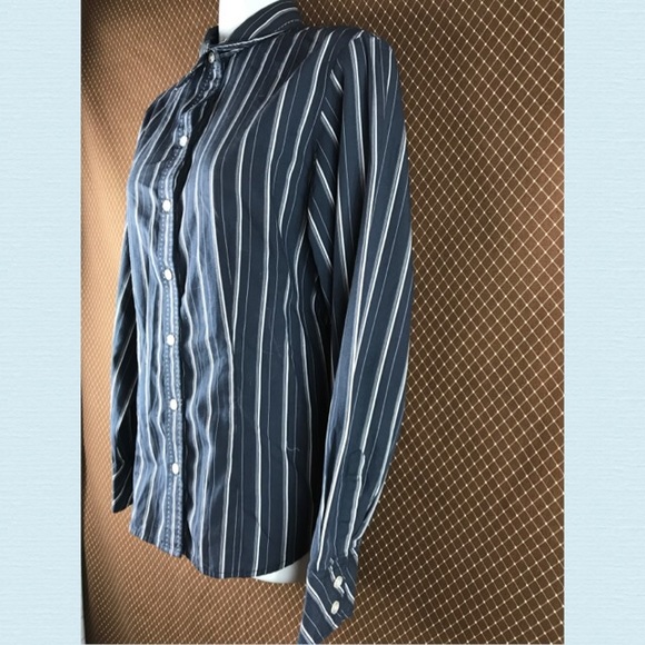 Van Heusen Button Down Shirt Size Small - Picture 2 of 5